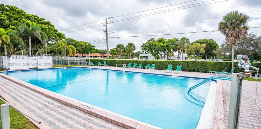 Casa en Tamarac, Florida 2 dormitorios, 112.97 m2 № 1989323