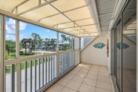 Townhouse in Englewood, Florida 3 bedrooms, 140.84 sq.m. № 2206785 - photo 15
