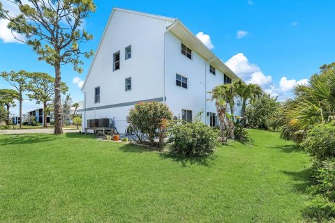 Townhouse in Englewood, Florida 3 bedrooms, 140.84 sq.m. № 2206785 - photo 30