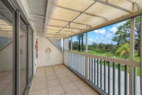 Townhouse in Englewood, Florida 3 bedrooms, 140.84 sq.m. № 2206785 - photo 14