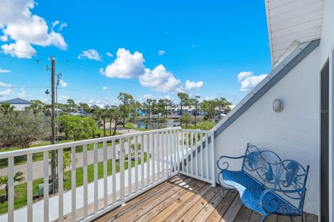 Townhouse in Englewood, Florida 3 bedrooms, 140.84 sq.m. № 2206785 - photo 18