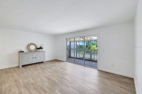 Townhouse in Englewood, Florida 3 bedrooms, 140.84 sq.m. № 2206785 - photo 7