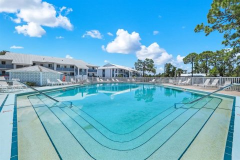 Townhouse in Englewood, Florida 3 bedrooms, 140.84 sq.m. № 2206785 - photo 25