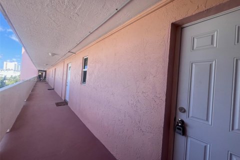 Condominio en venta en Pompano Beach, Florida, 2 dormitorios, 74.32 m2 № 1695551 - foto 18