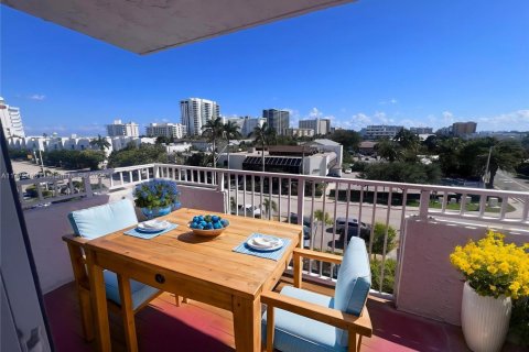 Condominio en venta en Pompano Beach, Florida, 2 dormitorios, 74.32 m2 № 1695551 - foto 17