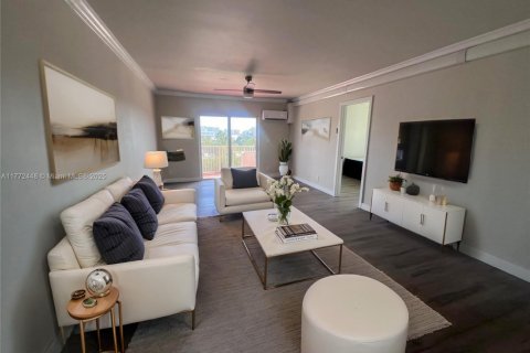Condominio en venta en Pompano Beach, Florida, 2 dormitorios, 74.32 m2 № 1695551 - foto 7