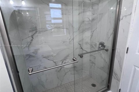 Condominio en venta en Pompano Beach, Florida, 2 dormitorios, 74.32 m2 № 1695551 - foto 11
