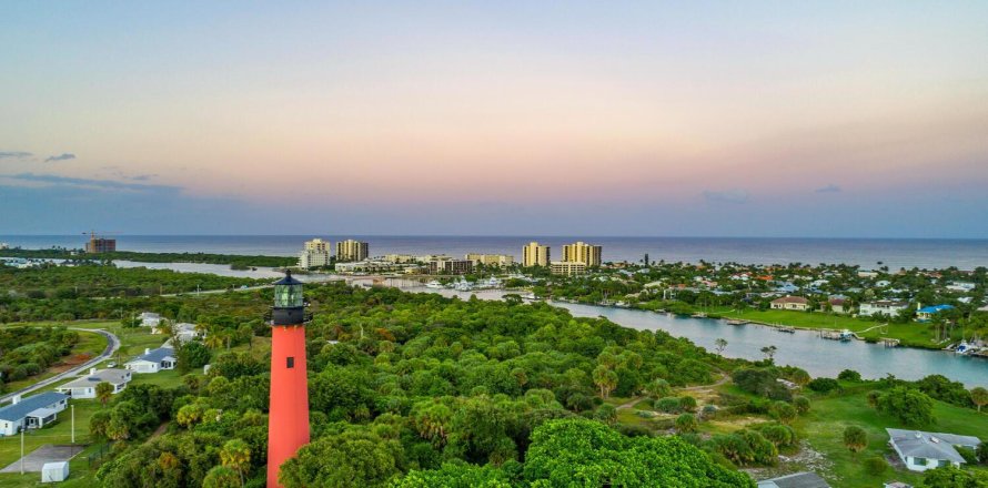 Condominio en Jupiter, Florida, 2 dormitorios № 1139286