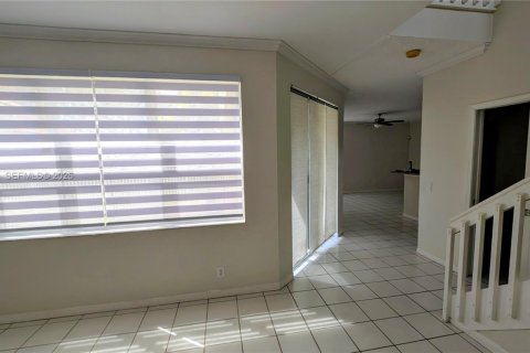 House in Weston, Florida 3 bedrooms, 175.86 sq.m. № 2040884 - photo 4