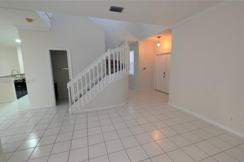 House in Weston, Florida 3 bedrooms, 175.86 sq.m. № 2040884 - photo 13