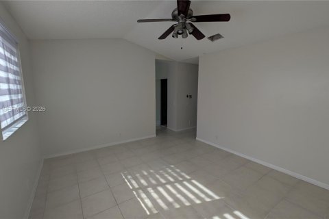 House in Weston, Florida 3 bedrooms, 175.86 sq.m. № 2040884 - photo 3