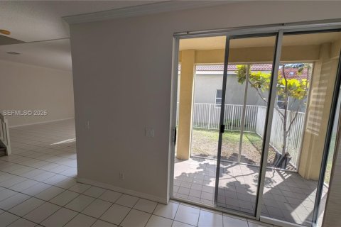 House in Weston, Florida 3 bedrooms, 175.86 sq.m. № 2040884 - photo 6