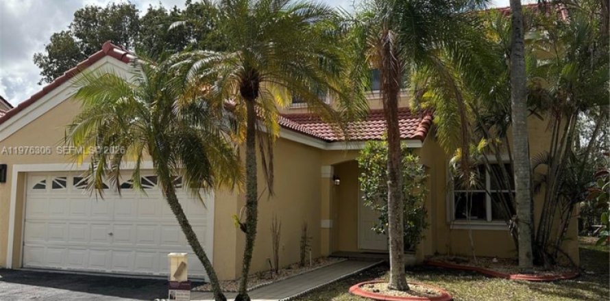 House in Weston, Florida 3 bedrooms, 175.86 sq.m. № 2040884