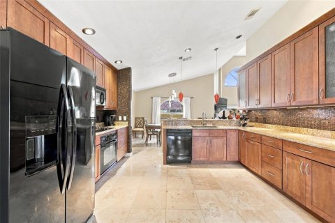 Villa ou maison à vendre à Orlando, Floride: 3 chambres, 194.54 m2 № 2408881 - photo 13