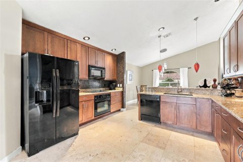 Villa ou maison à vendre à Orlando, Floride: 3 chambres, 194.54 m2 № 2408881 - photo 12
