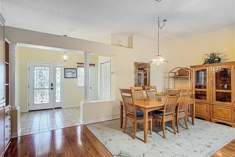 Casa en venta en Lady Lake, Florida, 2 dormitorios, 139.73 m2 № 2209000 - foto 5