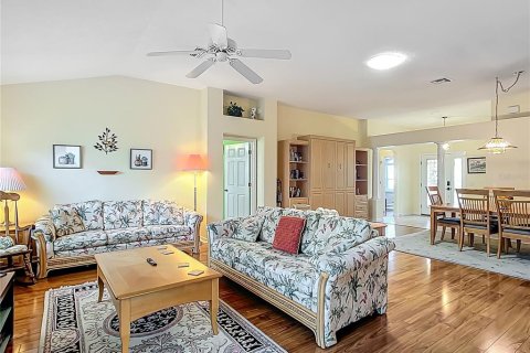 Casa en venta en Lady Lake, Florida, 2 dormitorios, 139.73 m2 № 2209000 - foto 10
