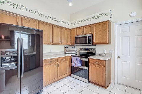 Casa en venta en Lady Lake, Florida, 2 dormitorios, 139.73 m2 № 2209000 - foto 11