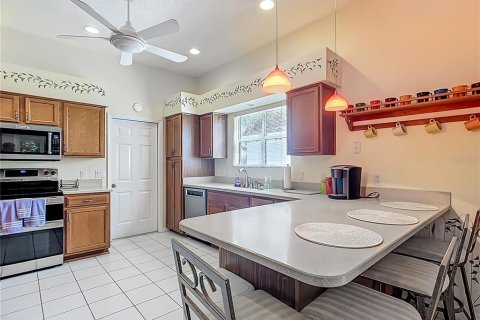 Casa en venta en Lady Lake, Florida, 2 dormitorios, 139.73 m2 № 2209000 - foto 13