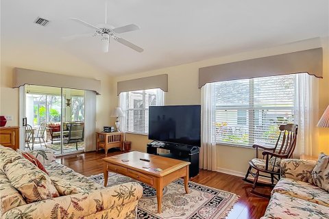 Casa en venta en Lady Lake, Florida, 2 dormitorios, 139.73 m2 № 2209000 - foto 9
