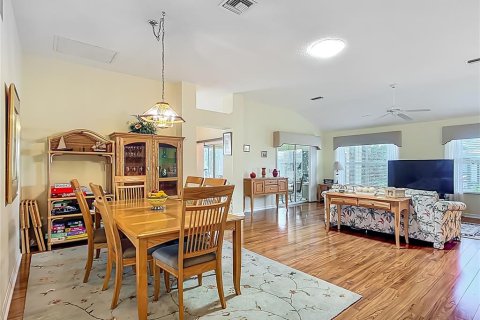 Casa en venta en Lady Lake, Florida, 2 dormitorios, 139.73 m2 № 2209000 - foto 6