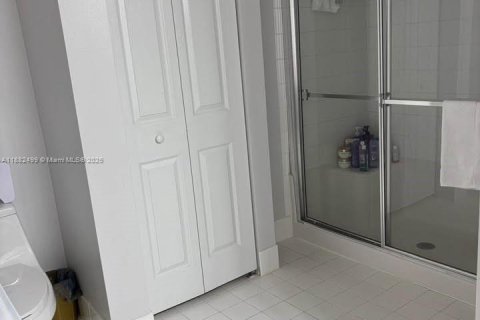 Copropriété à louer à Sunny Isles Beach, Floride: 2 chambres, 95.13 m2 № 1932076 - photo 16