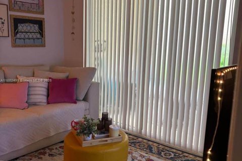 Copropriété à louer à Sunny Isles Beach, Floride: 2 chambres, 95.13 m2 № 1932076 - photo 8