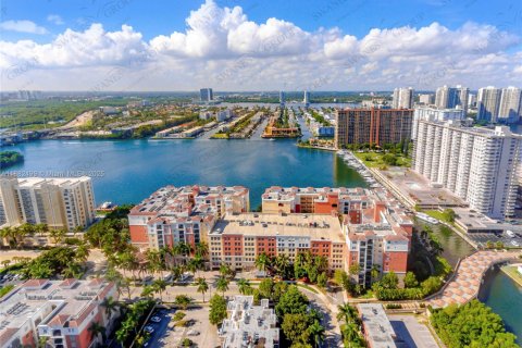 Copropriété à louer à Sunny Isles Beach, Floride: 2 chambres, 95.13 m2 № 1932076 - photo 20