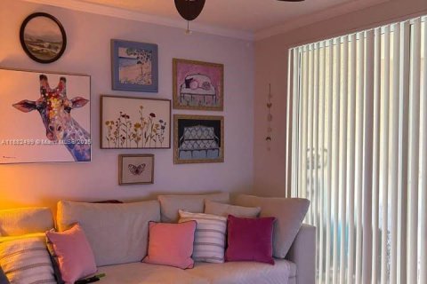 Copropriété à louer à Sunny Isles Beach, Floride: 2 chambres, 95.13 m2 № 1932076 - photo 10