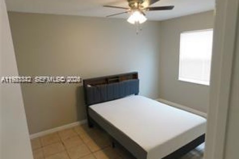 House in Coral Springs, Florida 3 bedrooms, 298.77 sq.m. № 2043159 - photo 12