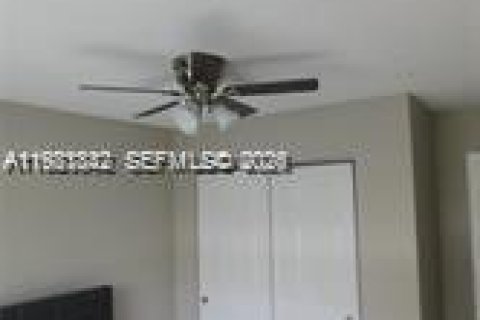House in Coral Springs, Florida 3 bedrooms, 298.77 sq.m. № 2043159 - photo 14