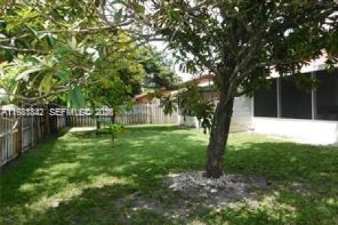House in Coral Springs, Florida 3 bedrooms, 298.77 sq.m. № 2043159 - photo 26