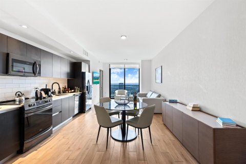 Купить кондоминиум в Майами, Флорида 4 комнаты, 105.44м2, № 2182786 - фото 2