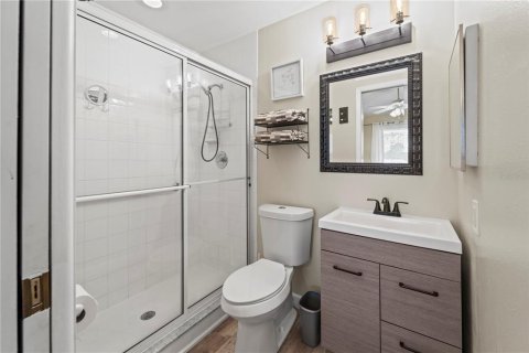 Condo in Englewood, Florida, 2 bedrooms № 2220875 - photo 24