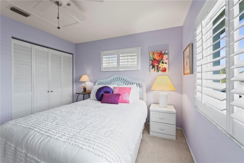 Condo in Englewood, Florida, 2 bedrooms № 2220875 - photo 14