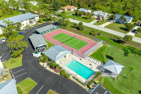 Condo in Englewood, Florida, 2 bedrooms № 2220875 - photo 2