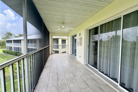 Condo in Englewood, Florida, 2 bedrooms № 2220875 - photo 29