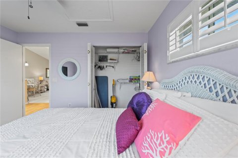 Condo in Englewood, Florida, 2 bedrooms № 2220875 - photo 16