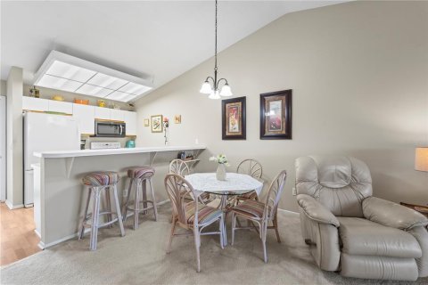 Condo in Englewood, Florida, 2 bedrooms № 2220875 - photo 10