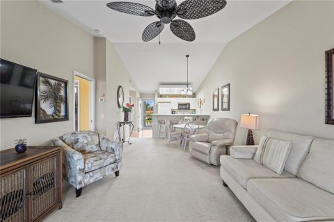 Condo in Englewood, Florida, 2 bedrooms № 2220875 - photo 27