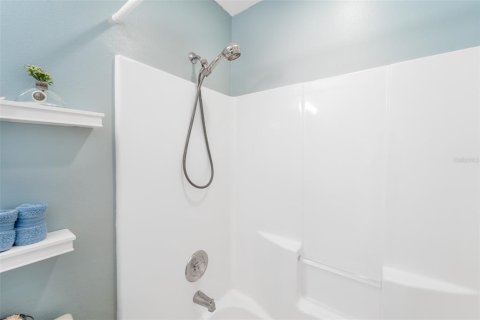 Condo in Englewood, Florida, 2 bedrooms № 2220875 - photo 19