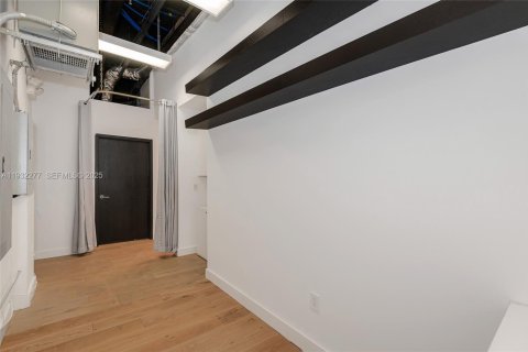 Propiedad comercial en venta en Coral Gables, Florida № 1991758 - foto 10