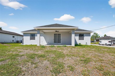 House in Lehigh Acres, Florida 3 bedrooms, 142.79 sq.m. № 2100469 - photo 29