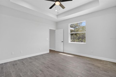 House in Lehigh Acres, Florida 3 bedrooms, 142.79 sq.m. № 2100469 - photo 9