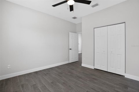 House in Lehigh Acres, Florida 3 bedrooms, 142.79 sq.m. № 2100469 - photo 25