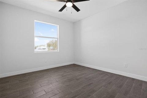 House in Lehigh Acres, Florida 3 bedrooms, 142.79 sq.m. № 2100469 - photo 23