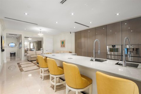 Купить кондоминиум в Серфсайд, Флорида 4 спальни, 339.37м2, № 2065607 - фото 16