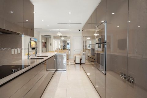 Купить кондоминиум в Серфсайд, Флорида 4 спальни, 339.37м2, № 2065607 - фото 14