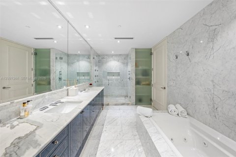 Купить кондоминиум в Серфсайд, Флорида 4 спальни, 339.37м2, № 2065607 - фото 29