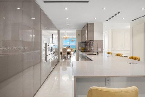 Купить кондоминиум в Серфсайд, Флорида 4 спальни, 339.37м2, № 2065607 - фото 12